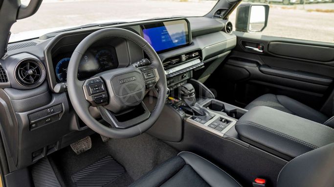 Новый Toyota Land Cruiser Prado 250 Series, 2.4 л, 2024 в Дубае от Milele Бежевый цвет. Other | AUTO.AE