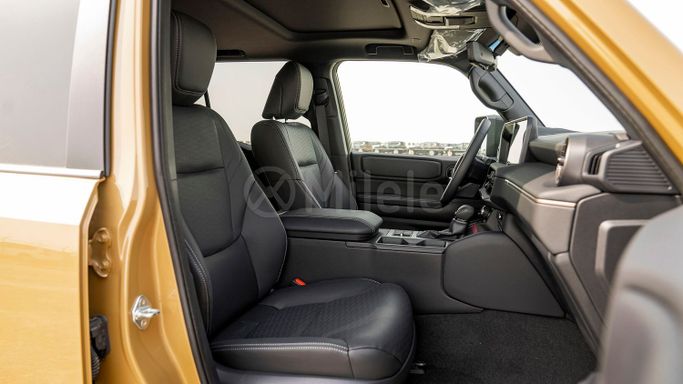 Новый Toyota Land Cruiser Prado 250 Series, 2.4 л, 2024 в Дубае от Milele Бежевый цвет. Other | AUTO.AE