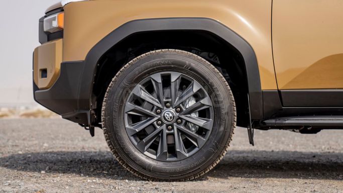 Новый Toyota Land Cruiser Prado 250 Series, 2.4 л, 2024 в Дубае от Milele Бежевый цвет. Other | AUTO.AE