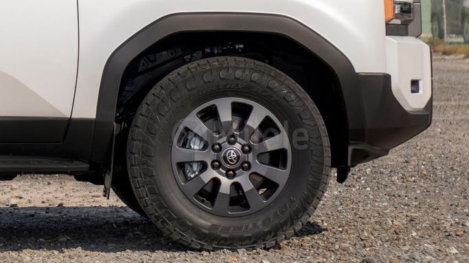 Новый Toyota Land Cruiser Prado 250 Series, 2.4 л, 2024 в Дубае от Milele Белый цвет. Other | AUTO.AE