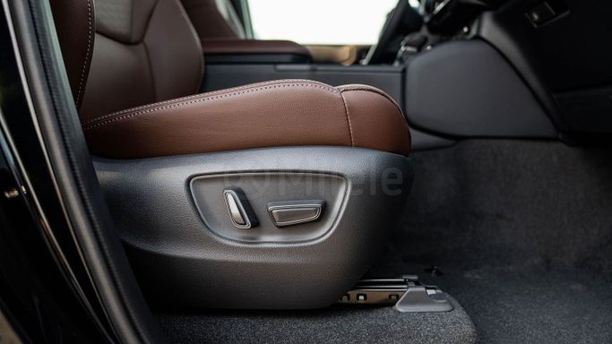 Новый Toyota Land Cruiser Prado 250 Series, 2.4 л, 2024 в Дубае от Milele Черный цвет. Other | AUTO.AE