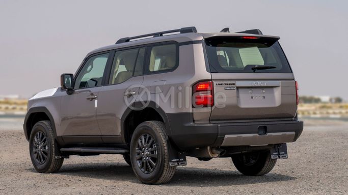 Новый Toyota Land Cruiser Prado 250 Series, 2.7 л, 2024 в Дубае от Milele Бронзовый цвет. Other | AUTO.AE