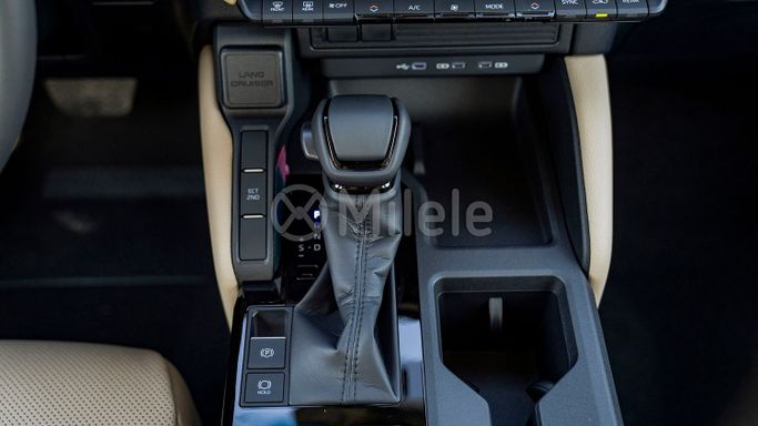 Новый Toyota Land Cruiser Prado 250 Series, 2.7 л, 2024 в Дубае от Milele Бронзовый цвет. Other | AUTO.AE