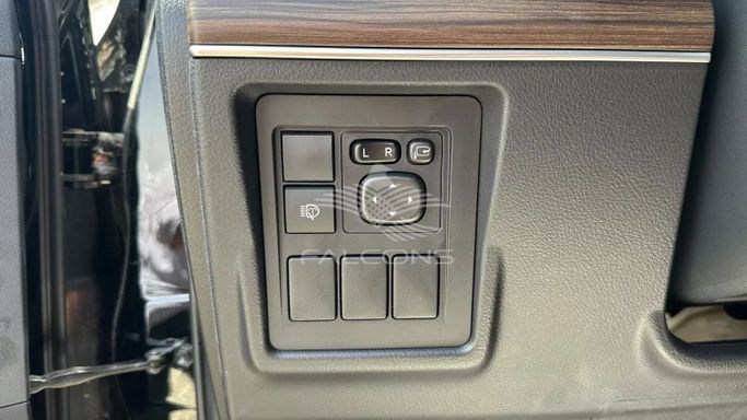 Новый Toyota Land Cruiser Prado 150 Series Рестайлинг 3, 2.7 л, 2023 в Дубае от Falcons GT Motors FZCO Черный цвет. Other | AUTO.AE