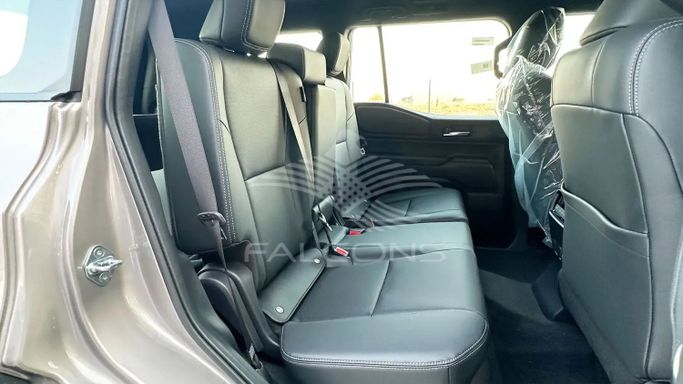 Новый Toyota Land Cruiser Prado 250 Series, 2.8 л, 2024 в Дубае от Falcons GT Motors FZCO Серебристый цвет. Other | AUTO.AE