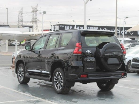 Новый Toyota Land Cruiser Prado 150 Series Рестайлинг 3, 4.0 л, 2023 в Дубае от Titanum Cars Черный цвет. Other | AUTO.AE
