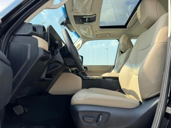 Новый Toyota Land Cruiser Prado 250 Series, 2.7 л, 2024 в Дубае от Titanum Cars Черный цвет. Европейская | AUTO.AE