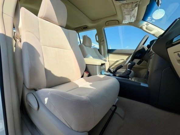 Новый Toyota Land Cruiser Prado 150 Series Рестайлинг 3, 4.0 л, 2023 в Дубае от Titanum Cars Белый цвет. Other | AUTO.AE