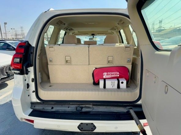 Новый Toyota Land Cruiser Prado 150 Series Рестайлинг 3, 4.0 л, 2023 в Дубае от Titanum Cars Белый цвет. Other | AUTO.AE