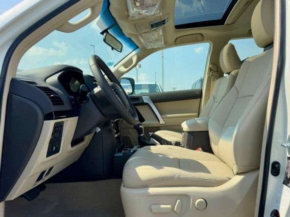 Новый Toyota Land Cruiser Prado 150 Series Рестайлинг 3, 4.0 л, 2023 в Дубае от Titanum Cars Белый цвет. Other | AUTO.AE