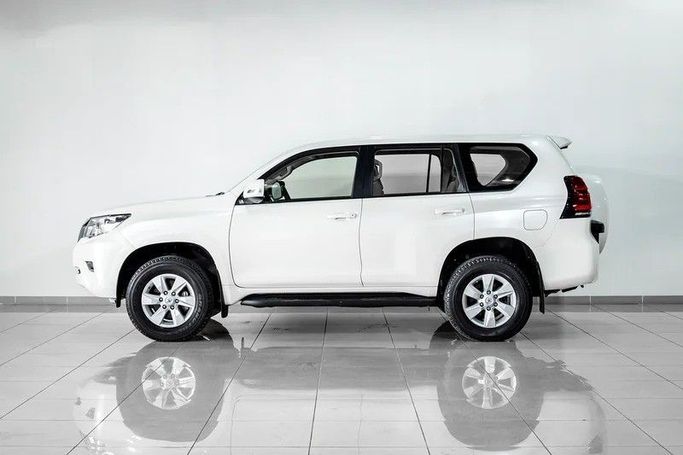 Used Toyota Land Cruiser Prado 150 Series Facelift 3, 4.0 l, 2023 in Dubai by AG Motors, White color. GCC Specs | AUTO.AE
