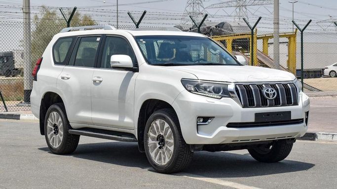 Новый Toyota Land Cruiser Prado 150 Series Рестайлинг 3, 4.0 л, 2023 в Дубае от My Way Motors Белый цвет. GCC | AUTO.AE