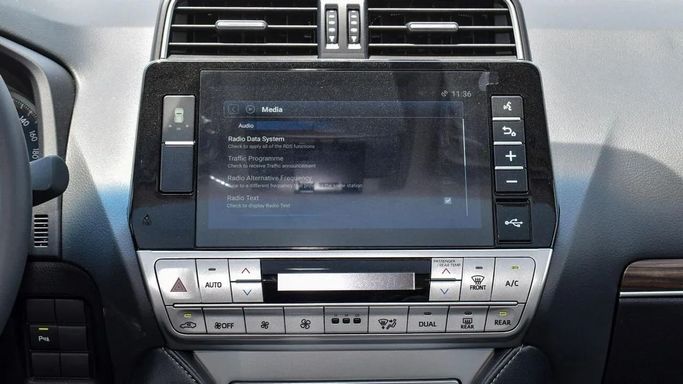 Новый Toyota Land Cruiser Prado 150 Series Рестайлинг 3, 4.0 л, 2023 в Дубае от My Way Motors Белый цвет. GCC | AUTO.AE