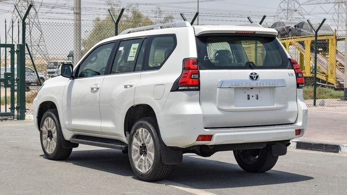 Новый Toyota Land Cruiser Prado 150 Series Рестайлинг 3, 4.0 л, 2023 в Дубае от My Way Motors Белый цвет. GCC | AUTO.AE