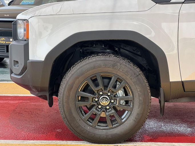 Новый Toyota Land Cruiser Prado 250 Series, 2.4 л, 2024 в Дубае от My Way Motors Белый цвет. GCC | AUTO.AE