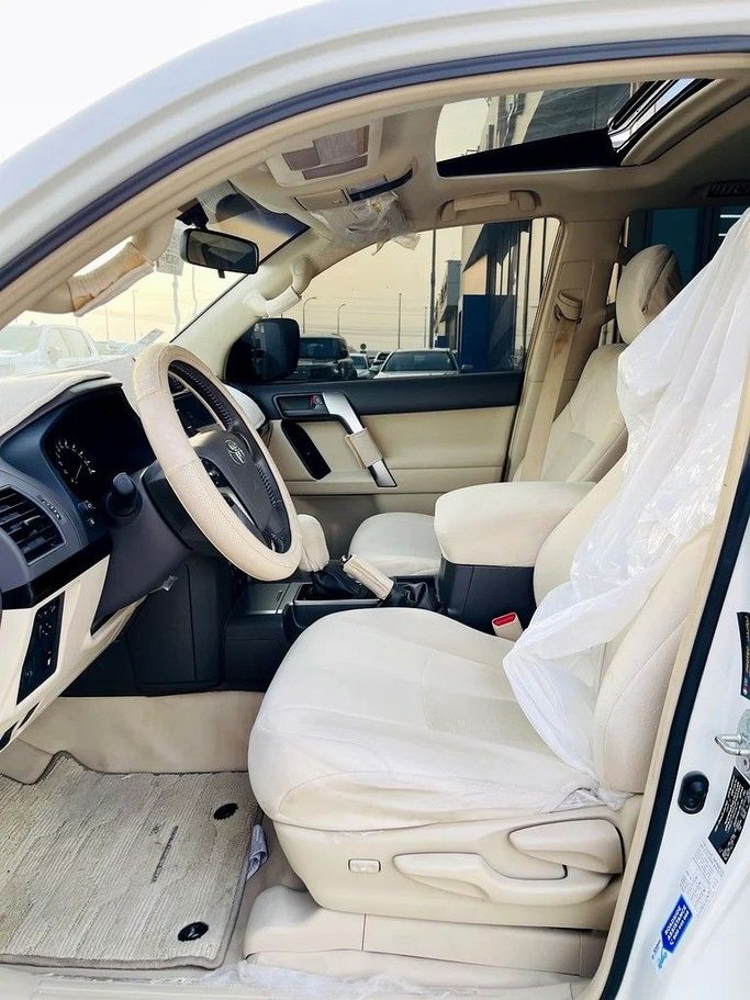 Used Toyota Land Cruiser Prado 150 Series Facelift 3, 4.0 l, 2023 in Dubai by Al Borj Motors, White color. GCC Specs | AUTO.AE
