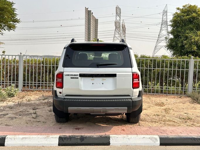 Новый Toyota Land Cruiser Prado 250 Series, 2.4 л, 2024 в Дубае от Allied Motors Белый цвет. Европейская | AUTO.AE