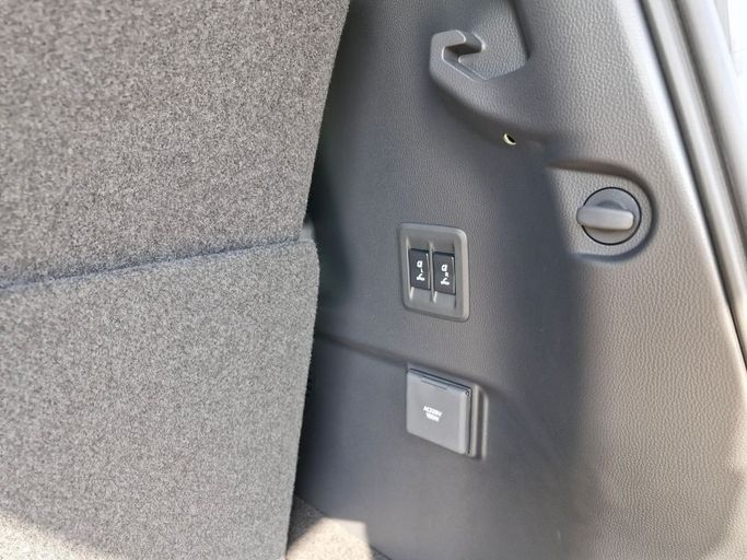 Новый Toyota Land Cruiser Prado 250 Series, 2.4 л, 2024 в Дубае от Allied Motors Белый цвет. Европейская | AUTO.AE