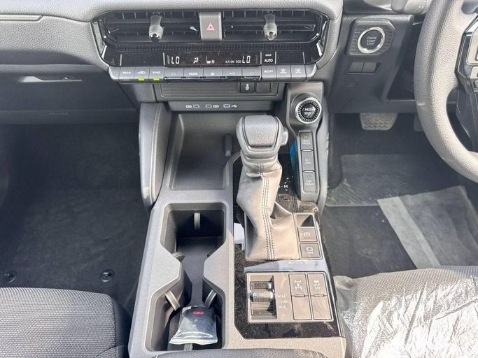 Новый Toyota Land Cruiser Prado 250 Series, 2.8 л, 2025 в Дубае от Allied Motors Серый цвет. Other | AUTO.AE