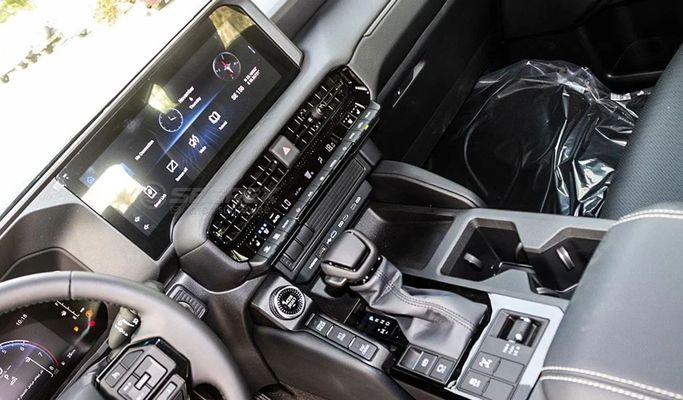 Новый Toyota Land Cruiser Prado 250 Series, 2.4 л, 2025 в Дубае от Segrex Auto Белый цвет. GCC | AUTO.AE