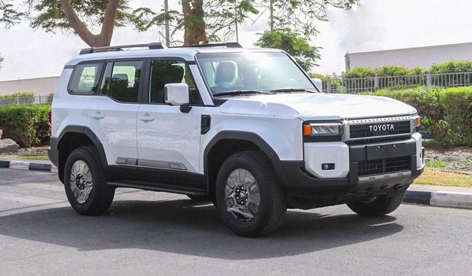 Новый Toyota Land Cruiser Prado 250 Series, 2.4 л, 2025 в Дубае от Segrex Auto Белый цвет. GCC | AUTO.AE