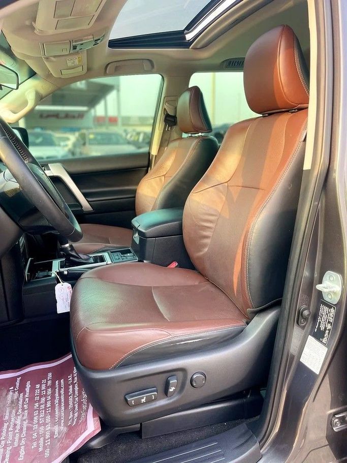 Подержанный Toyota Land Cruiser Prado 150 Series Рестайлинг 3, 4.0 л, 2020 в Дубае от Shalimar Серый цвет. GCC | AUTO.AE