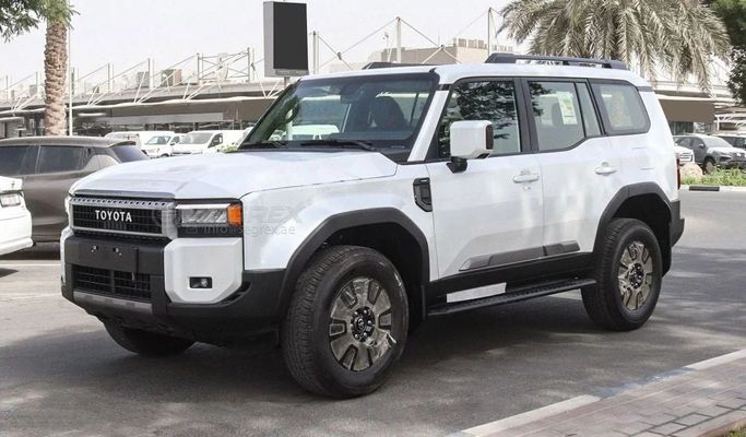 Новый Toyota Land Cruiser Prado 250 Series, 2.4 л, 2025 в Дубае от Segrex Auto Белый цвет. GCC | AUTO.AE