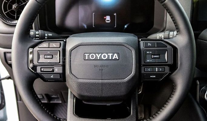 Новый Toyota Land Cruiser Prado 250 Series, 2.4 л, 2025 в Дубае от Segrex Auto Белый цвет. GCC | AUTO.AE