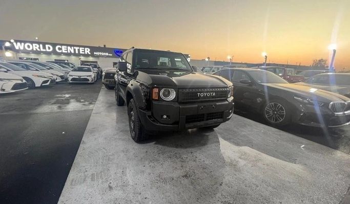 Новый Toyota Land Cruiser Prado 250 Series, 2.4 л, 2024 в Дубае от World Center Motors FZE Черный цвет. GCC | AUTO.AE