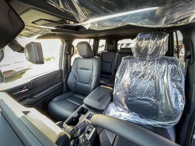 Подержанный Toyota Land Cruiser Prado 250 Series, 2.4 л, 2025 в Дубае от World Center Motors FZE Серый цвет. Other | AUTO.AE