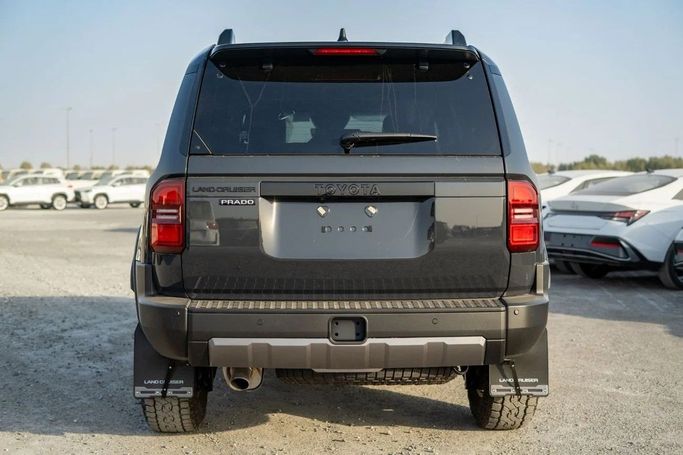 Подержанный Toyota Land Cruiser Prado 250 Series, 2.4 л, 2025 в Дубае от World Center Motors FZE Серый цвет. Other | AUTO.AE