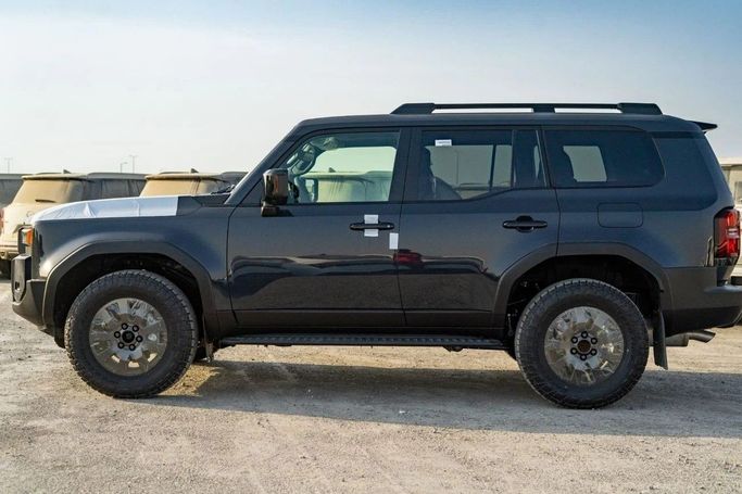 Подержанный Toyota Land Cruiser Prado 250 Series, 2.4 л, 2025 в Дубае от World Center Motors FZE Серый цвет. Other | AUTO.AE