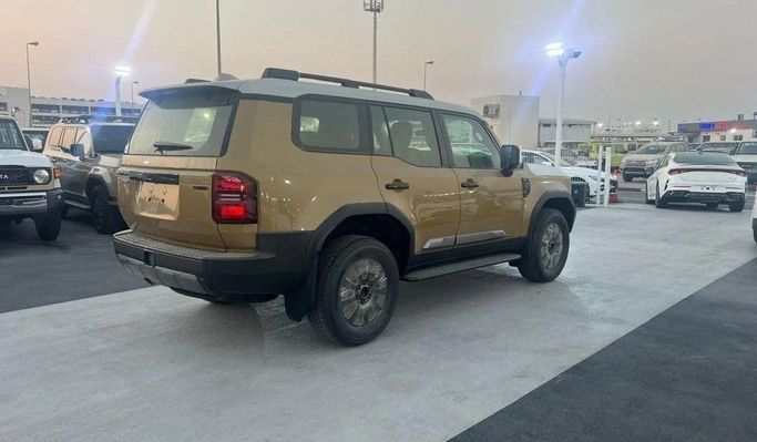 Новый Toyota Land Cruiser Prado 250 Series, 2.4 л, 2024 в Дубае от World Center Motors FZE Золотистый цвет. GCC | AUTO.AE