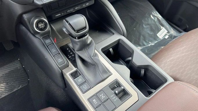 Новый Toyota Land Cruiser Prado 250 Series, 2.4 л, 2024 в Дубае от Al Rawnaq Motors  Белый цвет. GCC | AUTO.AE