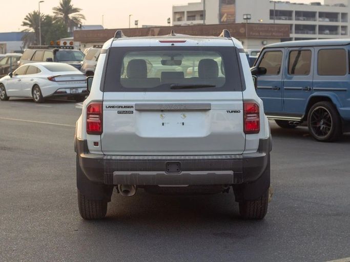 Новый Toyota Land Cruiser Prado 250 Series, 2.4 л, 2024 в Дубае от Al Rawnaq Motors  Белый цвет. GCC | AUTO.AE
