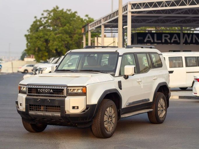 Новый Toyota Land Cruiser Prado 250 Series, 2.4 л, 2024 в Дубае от Al Rawnaq Motors  Белый цвет. GCC | AUTO.AE