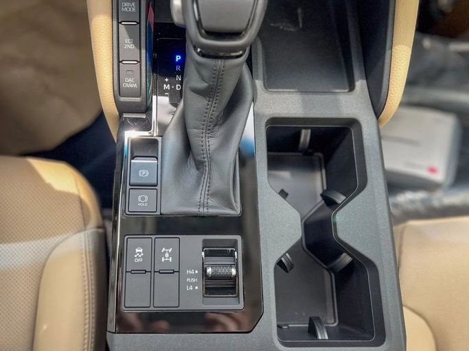 Новый Toyota Land Cruiser Prado 250 Series, 2.4 л, 2024 в Дубае от Al Rawnaq Motors  Белый цвет. GCC | AUTO.AE