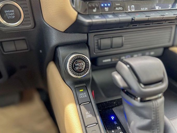 Новый Toyota Land Cruiser Prado 250 Series, 2.4 л, 2024 в Дубае от Al Rawnaq Motors  Белый цвет. GCC | AUTO.AE