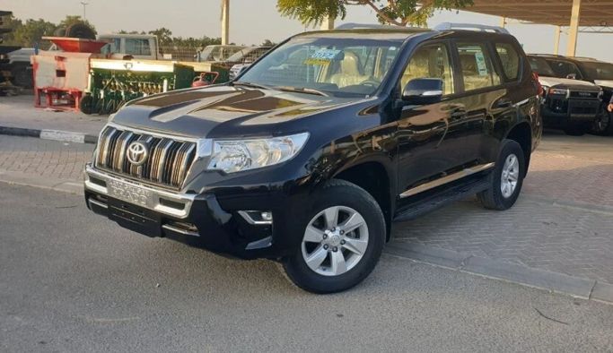 Подержанный Toyota Land Cruiser Prado 150 Series Рестайлинг 3, 2.7 л, 2023 в Дубае от Fuji King Motors FZCO Черный цвет. GCC | AUTO.AE | Объявление #230240