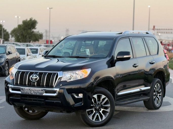 مستعملة Toyota Land Cruiser Prado 150 سلسلة 150 Series Facelift 3, 4.0 l, 2022 في في دبي من Humera automobile fze، اللون أسود. مواصفات الخليج | AUTO.AE