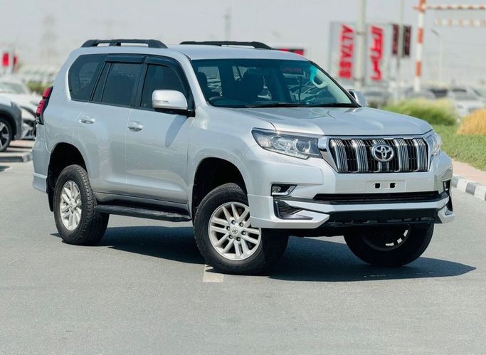 Подержанный Toyota Land Cruiser Prado 150 Series Рестайлинг 1, 2.8 л, 2013 в Дубае от Humera automobile fze Серебристый цвет. Other | AUTO.AE