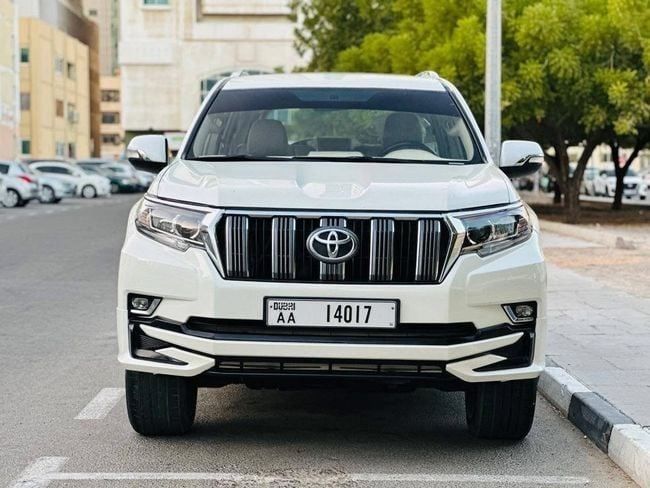 Used Toyota Land Cruiser Prado 150 Series Facelift 2, 4.0 l, 2019 in Dubai by Humera automobile fze, White color. GCC Specs | AUTO.AE