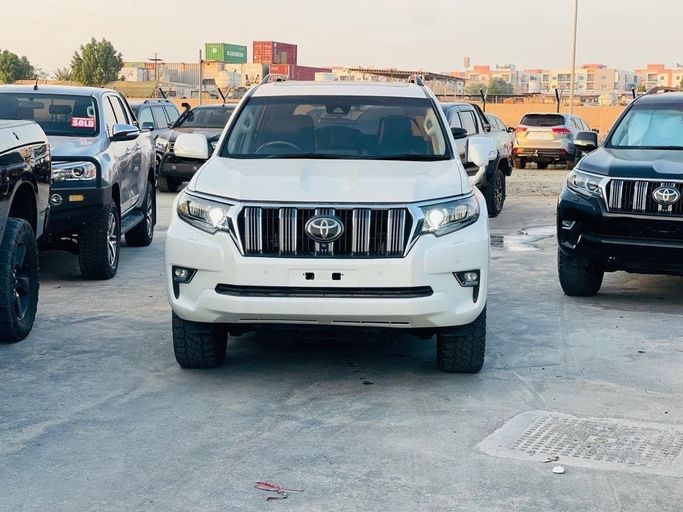 Used Toyota Land Cruiser Prado 150 Series Facelift 3, 2.8 l, 2021 in Dubai by Humera automobile fze, White color. Japanese Specs | AUTO.AE