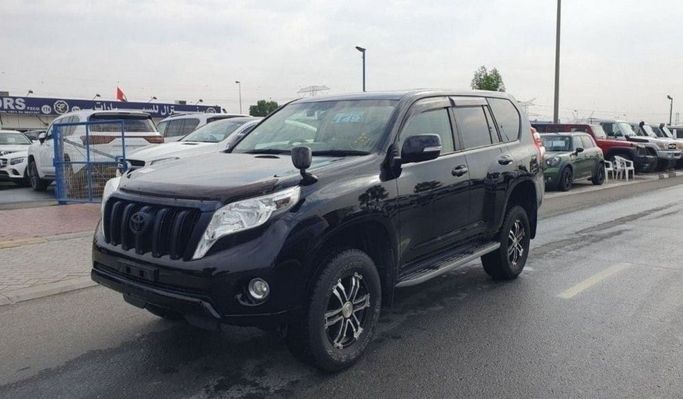 Подержанный Toyota Land Cruiser Prado 150 Series Рестайлинг 1, 2.8 л, 2017 в Дубае от Central Motors Черный цвет.  | AUTO.AE