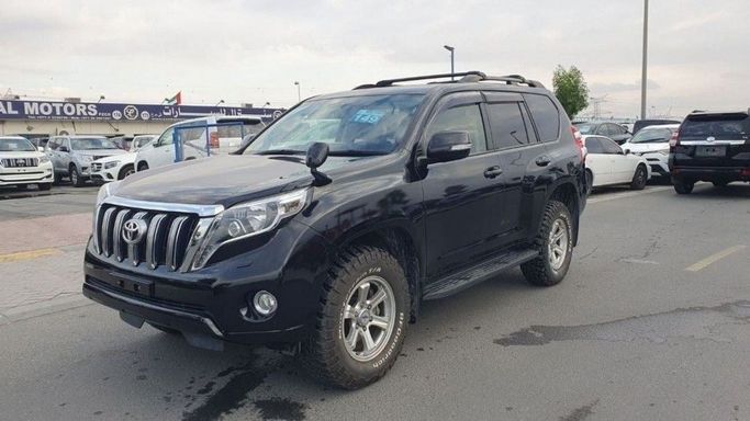 Подержанный Toyota Land Cruiser Prado 150 Series Рестайлинг 1, 2.8 л, 2016 в Дубае от Central Motors Черный цвет.  | AUTO.AE