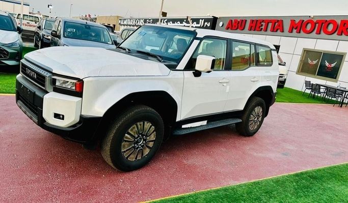 جديدة Toyota Land Cruiser Prado سلسلة 250, 2.7 l, 2024 في في دبي من ABU HETTA MOTORS FZCO، اللون أبيض. أخرى | AUTO.AE