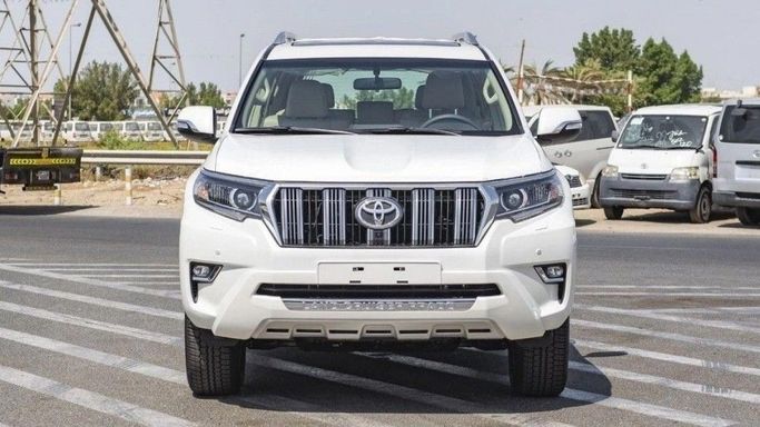 جديدة Toyota Land Cruiser Prado 150 سلسلة 150 Series Facelift 3, 4.0 l, 2023 في في دبي من TARGET MOTORS FZE، اللون أبيض. مواصفات الخليج | AUTO.AE