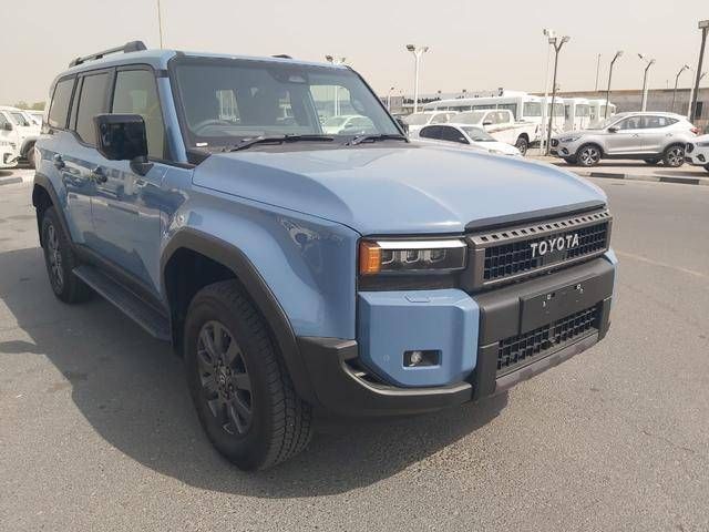 مستعملة Toyota Land Cruiser Prado سلسلة 250, 2.8 l, 2025 في في دبي من SONDOS MOTORS FZE، اللون أزرق. أخرى | AUTO.AE