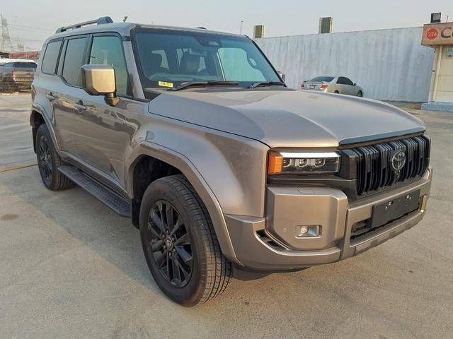 جديدة Toyota Land Cruiser Prado سلسلة 250, 2.8 l, 2025 في في دبي من SONDOS MOTORS FZE، اللون بني. أخرى | AUTO.AE