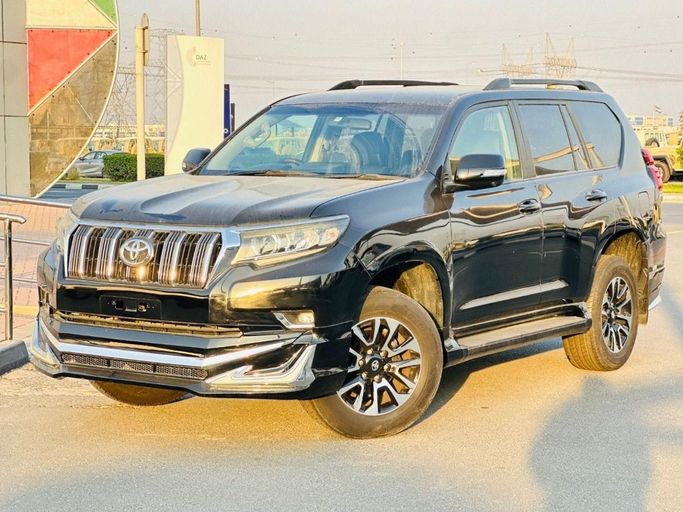 مستعملة Toyota Land Cruiser Prado 150 Series 150 Series Facelift 2, 2.8 l, 2017 في في دبي من REAAN MOTORS FZE، اللون أسود. المواصفات اليابانية | AUTO.AE